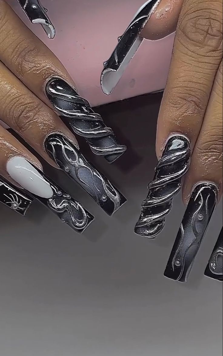 Matrix Nail Art, Grey Black And White Nails, Black And Silver Stiletto Nails, Black And Grey Nail Ideas, Rich Nails Design, Silver And Black Nail Designs, Darker Nails, Emo Nails Acrylic, Black And Silver Nails Ideas