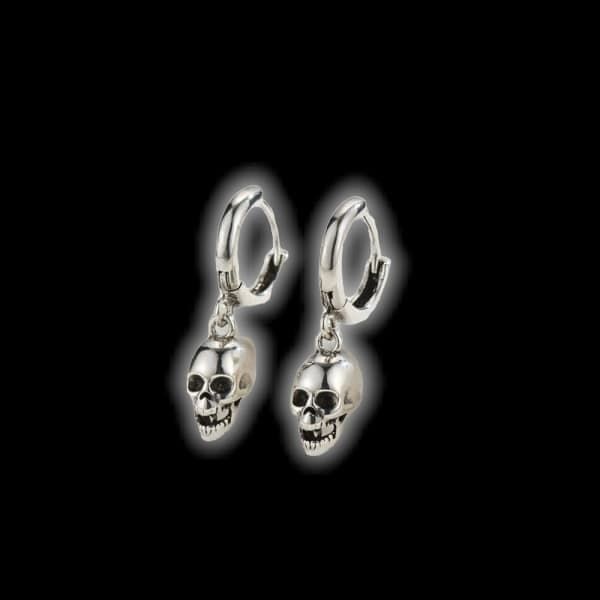 Silver plated hoop Star shaped stud Free delivery MSRP of 14.99 Euros Gold or sterling silver JAN drop earring jewelry Chain shop women Introducing the Skull Rocker Earrings These sterling silver earrings are designed to make a bold statement. Featuring a punk-inspired design with a star-shaped stud and a silver-plated hoop, these earrings are perfect for any rocker or fashionista. With their free delivery and affordable price of 14.99 Euros, these earrings make the perfect gift for yourself or Silver Tarnish-resistant Piercings, Edgy Nickel-free Skull Earrings, Metal Huggie Piercings For Gifts, White Gold Metal Cartilage Earrings, Edgy Pierced Skull Jewelry, Edgy Skull-shaped Pierced Earrings, Trendy Silver Skull Jewelry, Hypoallergenic Punk Dangle Earrings, Hypoallergenic Dangle Earrings In Punk Style