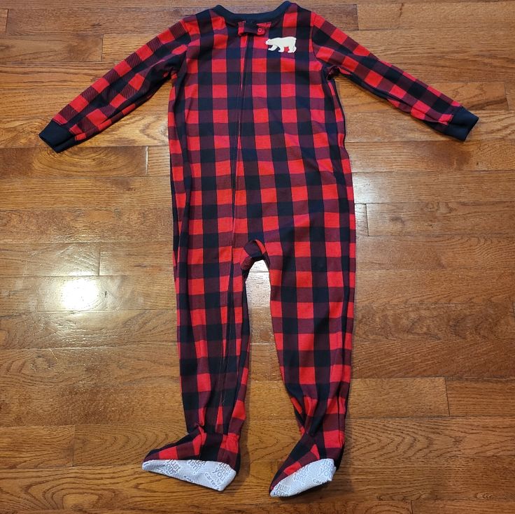 Zip Up Thin Lightweight Material Footed Sleepers In Like New Condition! Never Worn!!! Carters Size 3t! Comment With Any Questions! Bundle Up To Save!! Kids Pajamas, Pajama Sets, Pajama Set, Black Red, Kids Shop, Zip Ups, Pajamas, Black And Red, Like New