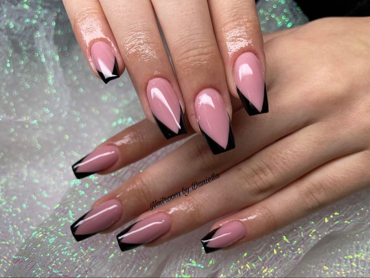 Pink And Black Nails French Tips, Black Pink French Tip Nails, Black French Tip Nails Pink Base, Pink And Black Ombre Nails, Pink Nails With Black Tips, Pink And Black French Tip Nails, Acrylic Nails Coffin Ombre, Coffin Ombre, Pink Stiletto Nails