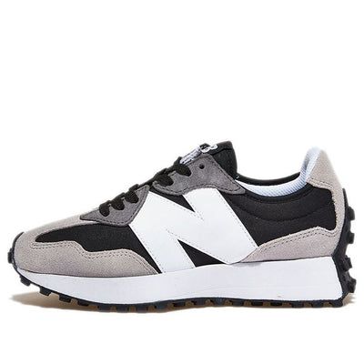 The New Balance 327 'Black White' is a modern take on a classic silhouette. With bold reinterpretation of the iconic wedge shape, oversized 'N' branding and a trail-inspired outsole, this sneaker is perfect for those who want to make a statement. The black, grey and white colorway adds a subtle yet stylish touch to the design, making it the perfect choice for those who want to stand out from the crowd. The rubber sole provides superior cushioning and comfort, making it ideal for running, walking Classic Tennis Shoes, Trendy Tennis Shoes Women, New Balance Sneakers Women, New Balance Sneakers Mens, Neon Nike Shoes, Trendy Tennis Shoes, Balance Outfit, Neon Nike, Fashion Tennis Shoes