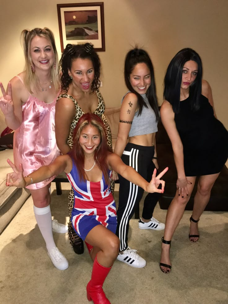 Spice girls group Halloween costume Group Fancy Dress, Spice Girls Costumes, Girl Group Halloween Costumes, Diy Group Halloween Costumes, Best Group Halloween Costumes, 90s Halloween Costumes, Bff Halloween Costumes, Best Friend Halloween Costumes, Halloween Costumes College Girls