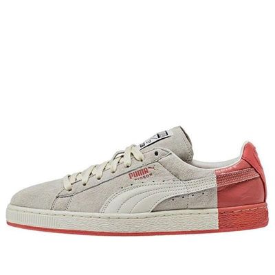 The Puma Staple x Suede 'Pigeon' is a special edition shoe that was created in collaboration with New York-based streetwear label Staple. The shoe features a classic suede upper in grey, with an orange leather panel on the heel that is reminiscent of the iconic 'Staple' colorway. The sneaker also adorns the heel with the iconic Staple pigeon logo for a truly unique look. Whether you're a fan of streetwear or just looking for a comfortable and stylish sneaker, the Puma Staple x Suede 'Pigeon' is a great choice. (SNKR) Low-top Puma Sneakers For Streetwear, Sporty Puma Sneakers For Streetwear, Puma Logo Lace-up Sneakers For Streetwear, Puma Lace-up Sneakers For Streetwear, Leather Puma Skate Shoes For Streetwear, Puma Logo Lace-up Skate Shoes For Streetwear, Puma Lace-up Skate Shoes For Streetwear, Puma Logo Sneakers For Streetwear With Round Toe, Urban Puma Logo Sneakers For Streetwear