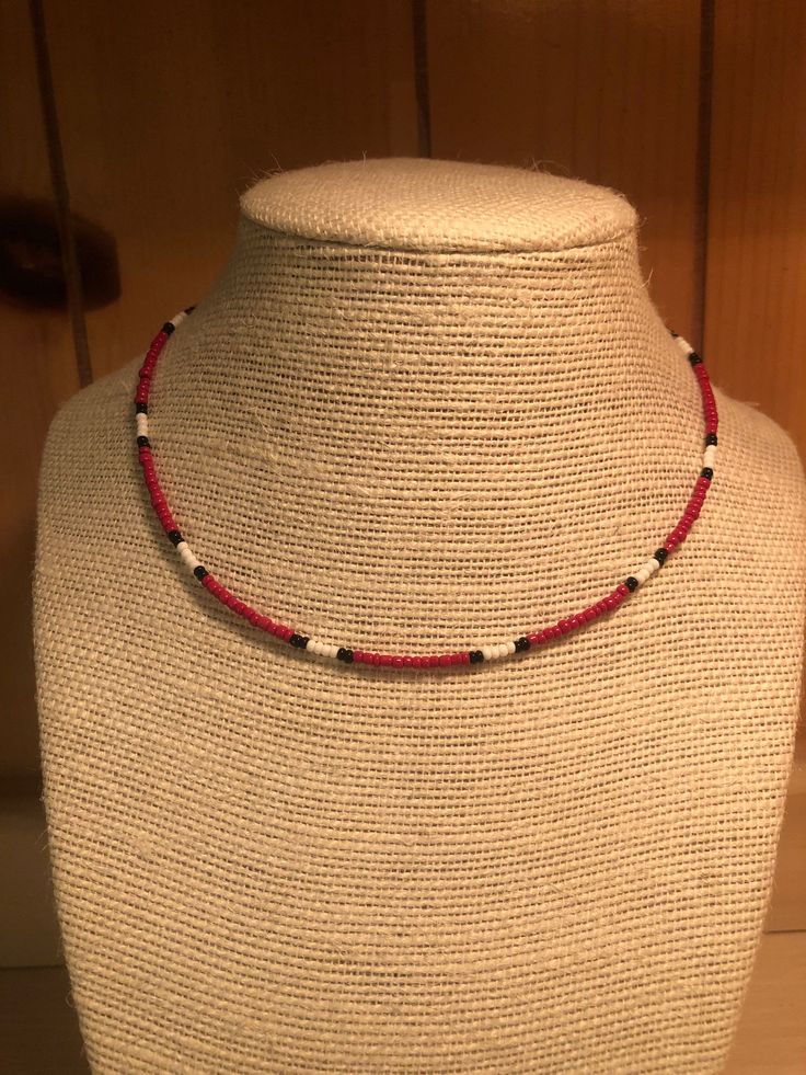 red black and white seed beach choker/necklace Red Black And White Beaded Necklace, Red Seed Bead Necklace, Honeycomb Necklace, Simple Beaded Necklaces, Black And White Necklaces, Red Beaded Necklaces, Black Indians, Black Bead Necklace, White Necklace