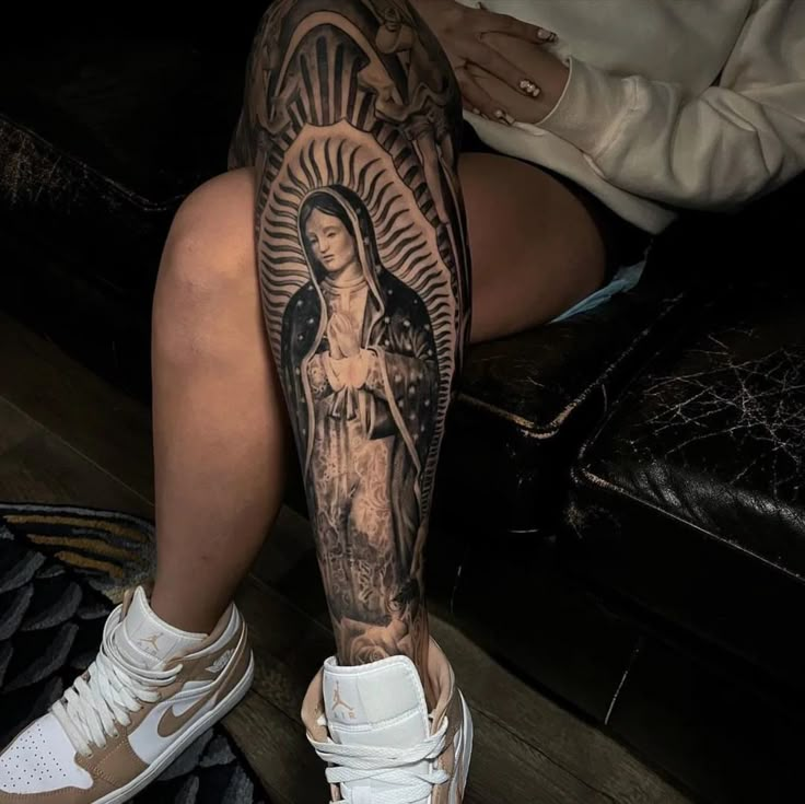 Lopez Tattoo Last Name, A Small Tattoo, The Virgin Of Guadalupe, Mary Tattoo, Realistic Tattoo Sleeve, Pretty Hand Tattoos, Chicano Tattoos, Tattoos For Women Half Sleeve, Chicano Art Tattoos