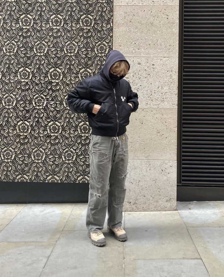 Carhartt Pants Outfit, Pose Ideas Winter, Carpenter Pants Outfit, Style Inspo Winter, Outfit Inspo Winter, Carhartt Work Pants, Carhartt Carpenter Pants, Workwear Style, Carhartt Carpenter