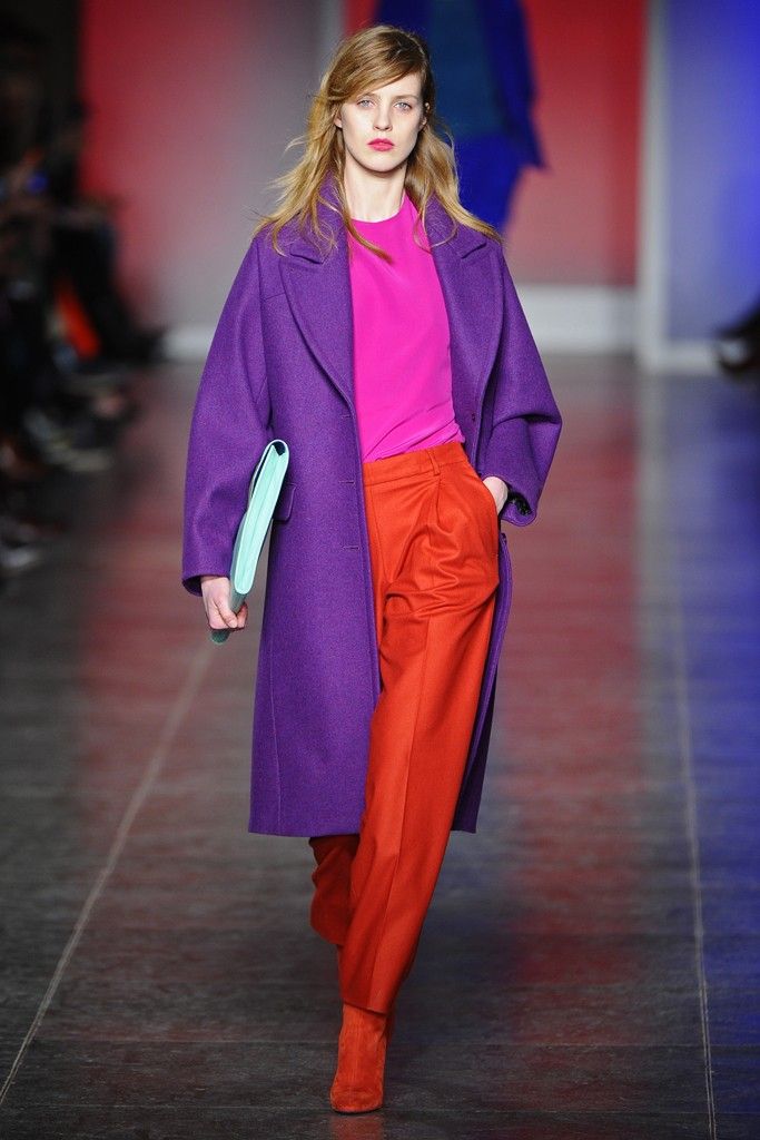 Look 1 Paul Smith Fall 2013 #LFW #color Analogous Outfit, Color Blocking Outfits, Purple Outfits, Purple And Orange, Winter Mode, Fashion Mode, Colourful Outfits, Mode Inspiration, Fashion Colours