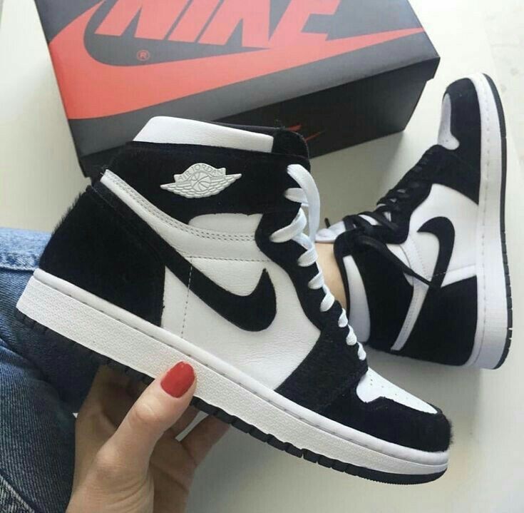 Kasut Nike, Sepatu Air Jordan, Sneaker Nike, Trendy Shoes Sneakers, Dr Shoes, Nike Fashion Shoes, Nike Shoes Girls, Preppy Shoes, Jordan Shoes Girls