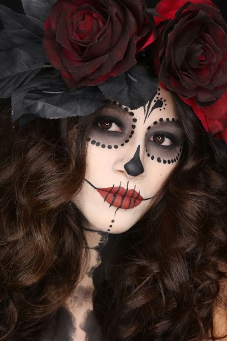 La Muerte Makeup Halloween, La Catrina Makeup Easy, La Catrina Makeup Tutorial, Catrina Makeup Simple, Dia De Los Muertos Face Paint Ideas Easy, Catarina Makeup, Day Of The Dead Makeup Easy, Dia De Los Muertos Makeup For Women, Easy Catrina Makeup