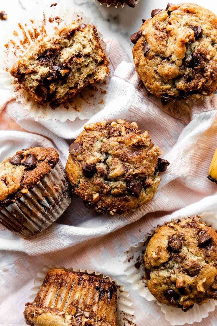 chocolate chip muffins with bananas on the side