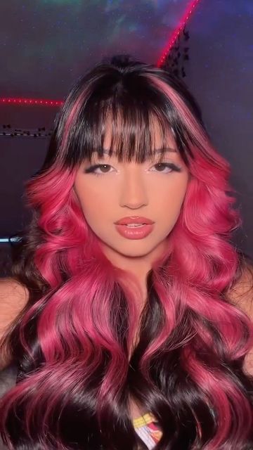 Cute Color Hair Ideas Highlights, Color Dye Hair Ideas, Miranda Rae Hair Pink, Miranda Rae Pink Hair, Black And Pink Hairstyles, Dyed Ends Hair, Red And Blonde Hair Ideas, Draculara Hair Dye, Front Dyed Hair