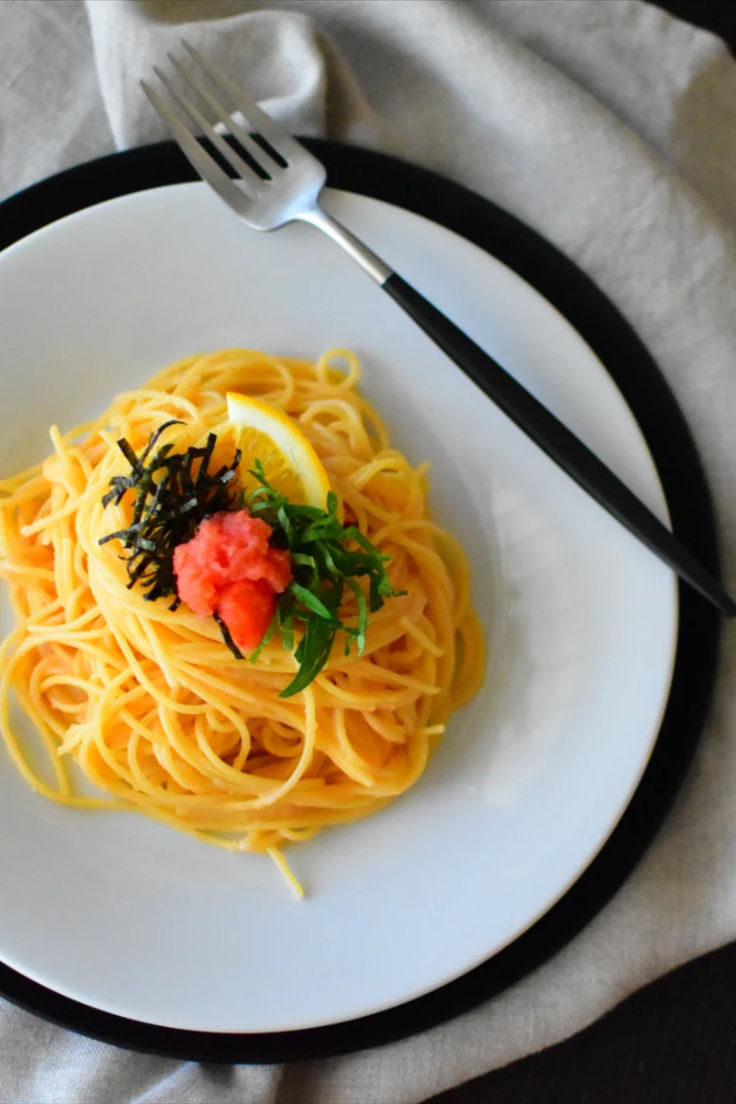 How To Make Mentaiko Pasta (Spicy Cod Roe Butter Spaghetti) Mentaiko Pasta, Butter Spaghetti, Pasta Spicy, Easy Japanese Recipes, Nori Seaweed, Japanese Recipes, Chili Peppers, Fermenting, Chili Pepper