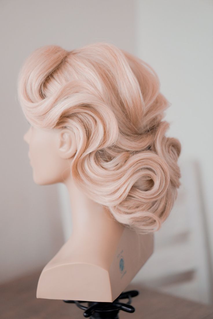 Retro Bridal Hairstyles, Vintage Updos, 50s Hair, Character Appearance, Vintage Hairstyle, Vintage Updo, Hairstyle Ideas Easy, Competition Hair, Hair Services