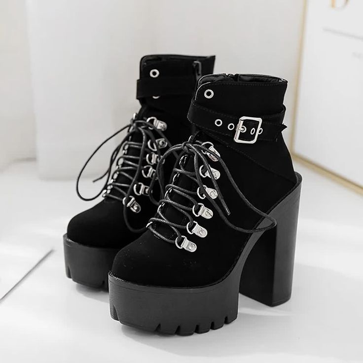 Cute Black Shoes, Lace Up Platform Boots, Party Shoes Heels, Cute Converse Shoes, Foto Best Friend, Casual Shoes Women Sneakers, Cute Converse, Dr Shoes, Fashion Shoes Heels