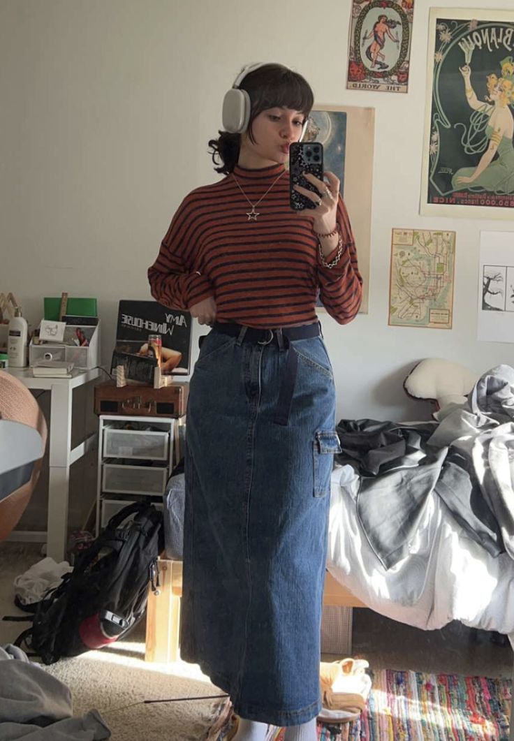 outfit with denim skirt and orange and blue striped turtleneck shirt Mid Length Denim Skirt Outfit, Long Denim Skirt Outfit Fall, Jean Skirt Outfits Winter, Jeans Skirt Outfit Winter, Skirt And Tights Outfit, Denim Skirt Outfit Fall, Long Jean Skirt Outfits, Skirt Lookbook, Long Denim Skirt Outfit