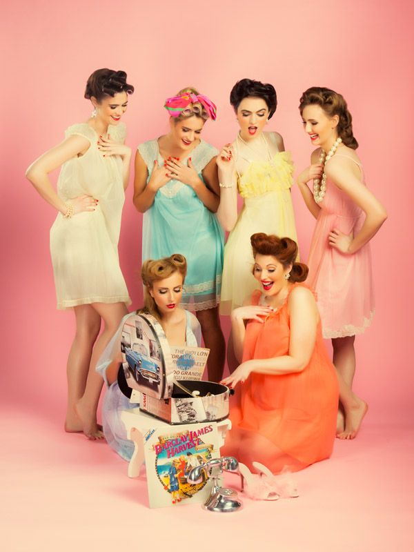 Vintage Style Hen Party Ideas - Vintage Styling | onefabday.com Retro Bridal Showers, Hen Party Ideas, Hen Night Ideas, Retro Bridal, Retro Wedding, Vintage Party, 인물 사진, Hen Party, Mode Vintage