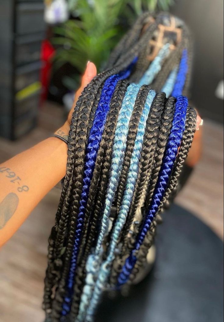 Large Box Braids With Color, Cute Knotless Braids With Color, Black And Blue Knotless Braids, Large Knotless Braids With Color, Knotless Braids Hairstyles With Color, Large Knotless Braids Hairstyles, Elegant Braided Hairstyles, Lil Girl Hairstyles Braids, Blue And Black Braids