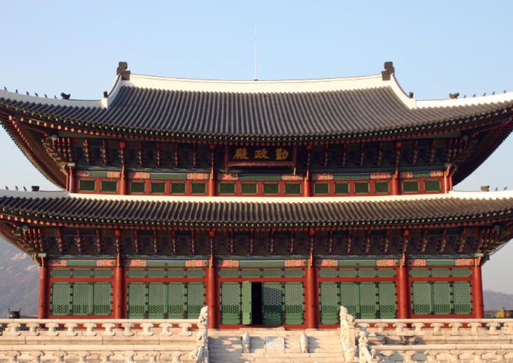 Gyeongbokgung Palace Aesthetic, Seoul Attractions, Gyeongbokgung Palace, Palace Architecture, Bukchon Hanok Village, Vacation Photography, South Korea Travel, Korean History, Asian Culture