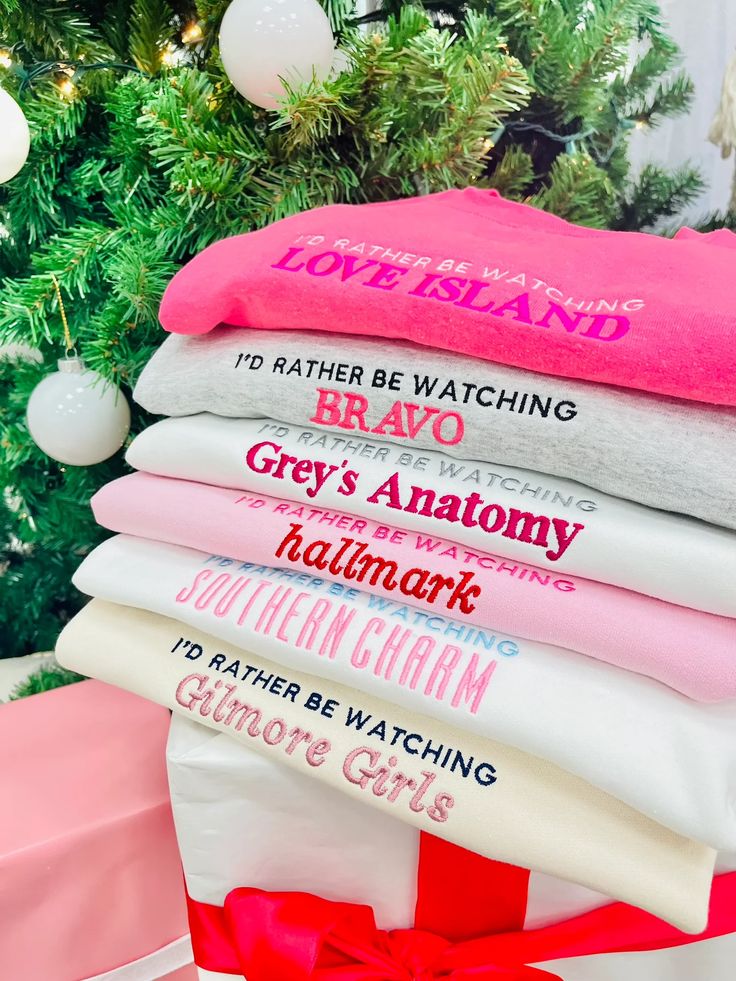 Make It Yours™ 'I'd Rather Be Watching' Crewneck Sweatshirt – United Monograms United Monograms, Lilly Inspired, Long Sleeve Baseball Tee, Top Makeup Products, Cute Shirt Designs, Fall Denim, 자수 디자인, Cute Sweatshirts, Monogram Styles