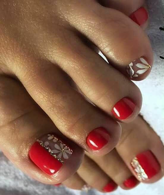 Spring Manicure And Pedicure Ideas, Ideas De Pedicure, Toe Nail Art Designs, Red Toenails, Feet Nail Design, Pedicure Designs Toenails, Pedicure Nail Designs, Gel Toe Nails, Toe Nail Color