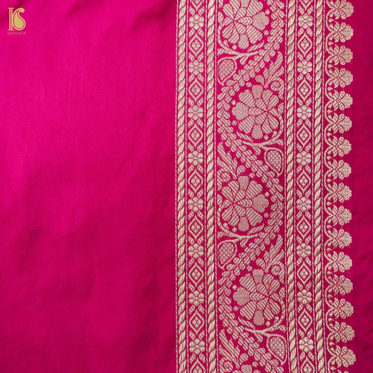 Banarasi Rangkat sarees are a magnificent blend of Banarasi silk and intricate Rangkat weaving, originating from Varanasi. These sarees are adorned with colorful silk threads that are intricately woven into elaborate motifs that represent traditional Indian patterns. They are also embellished with exquisite zari work and are highly valued for weddings and formal events, symbolizing luxury and cultural heritage. Skilled artisans craft these sarees, which are timeless masterpieces that reflect the Indian Border Design Embroidery, Border Design Saree, Saree Border Designs, Rangkat Saree, Traditional Indian Patterns, Saree Borders, Saree Pattern, Saree Pallu, Kora Silk Sarees