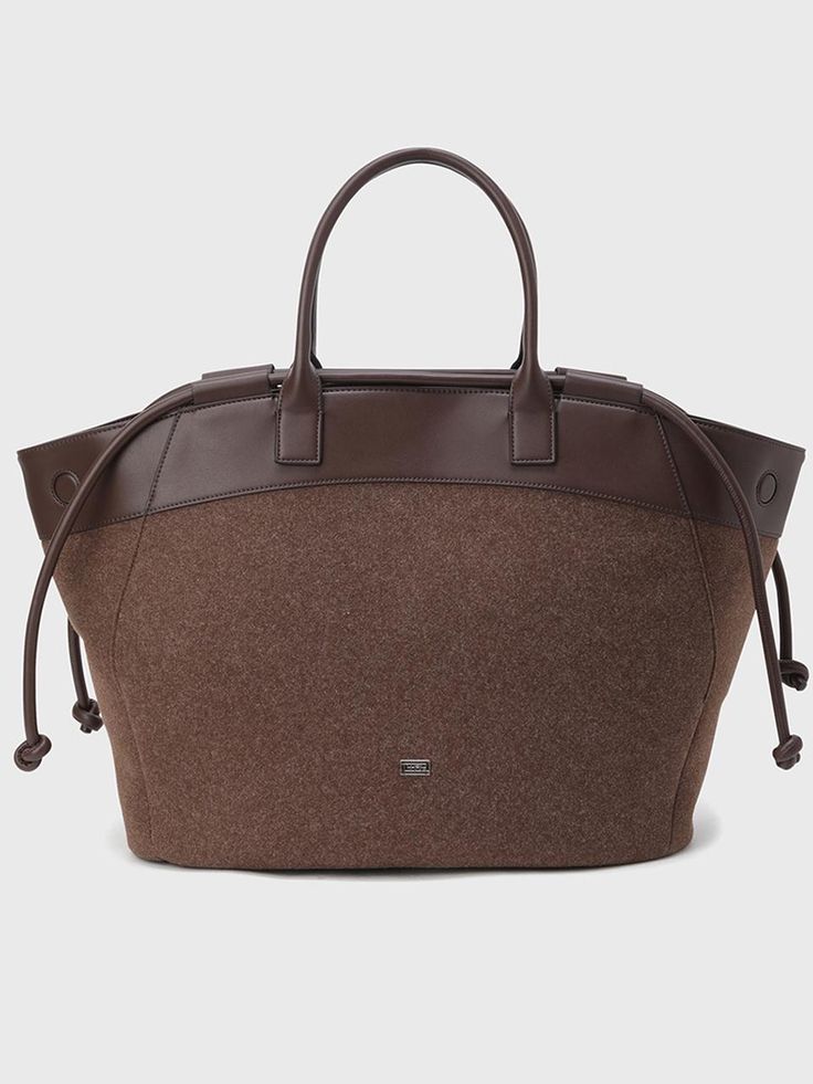 Composition : SHELL POLYESTERE 58% NYLON 42% CONTRAST synthetic leather 100%Country of Origin : KOREA Brown Leather Trim Satchel For Office, Brown Leather Trim Office Bag, Cognac Top Handle Bag With Leather Trim, Brown Textured Leather Bags For Fall, Designer Brown Shoulder Bag For Work, Fall Brown Textured Leather Bags, Brown Leather Trim Bags For Shopping, Brown Leather Trim Shopping Bag, Brown Textured Leather Work Bag