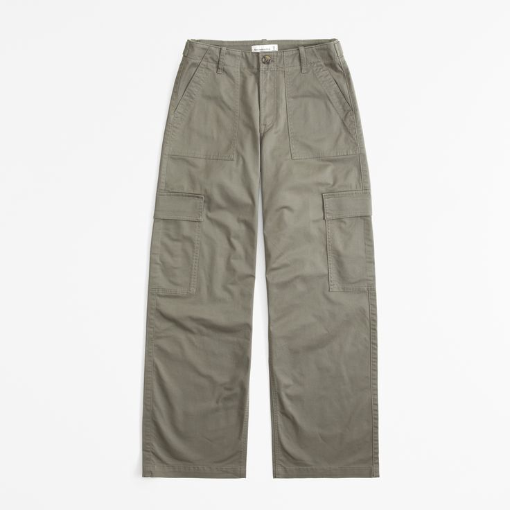 Easy-fitting low rise pants in a casual twill fabric and loose silhouette, featuring cargo-inspired details, pockets and functional fly closure. Urban Style Cargo Pants With Flap Pockets For Work, Urban Style Straight Leg Cargo Pants With Flap Pockets, Urban Cargo Pants With Flap Pockets, Mid-rise Cotton Cargo Work Pants, Urban Straight Leg Cargo Pants With Flap Pockets, Mid-rise Parachute Pants With Cargo Pockets For Work, Utility Cargo Chinos For Fall, Utility Cargo Style Chinos For Fall, Straight Leg Cargo Pants With Patch Pockets In Khaki