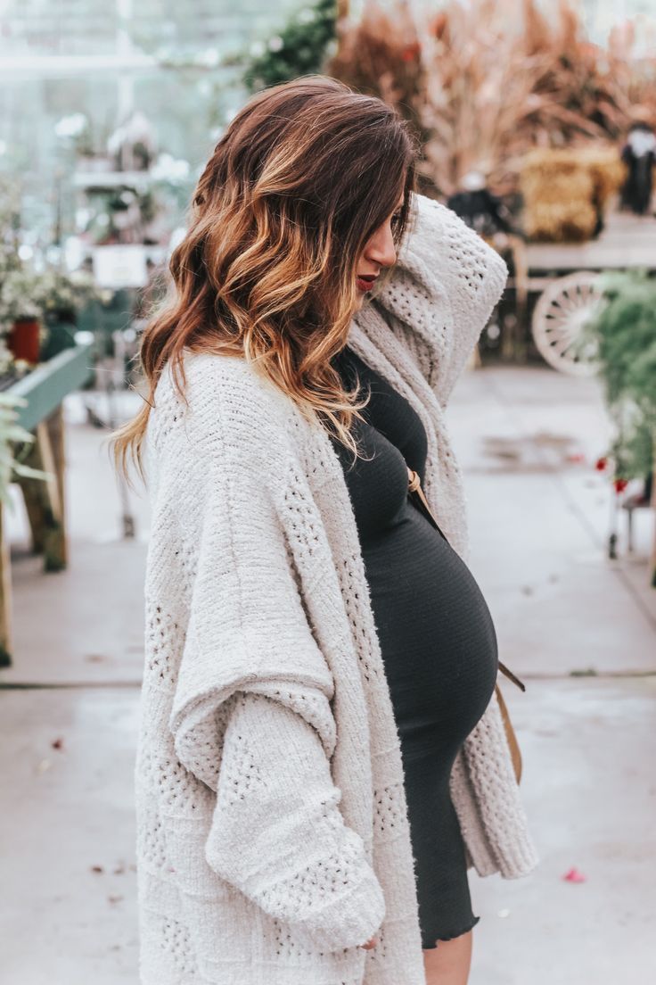 Wrapped Bouquet, Sweater Over Dress, Prego Outfits, Fall Maternity Outfits, Casual Maternity Outfits, Winter Maternity Outfits, Trendy Maternity Outfits, Baby Bump Style, Cute Maternity Outfits