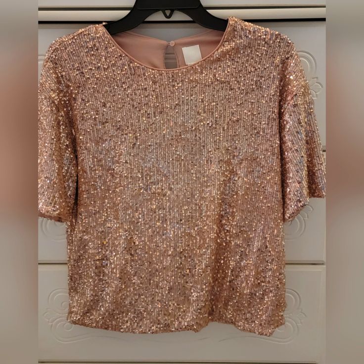 New Without Tags H&M Sequenced Top. Perfect For Cocktails, Weddings, Parties, Or A Girls Night Out. Summer Formal Sequin Blouse, Formal Summer Sequin Blouse, Gold Short Sleeve Tops For Formal Occasions, Glamorous Summer Wedding Tops, Chic Short Sleeve Tops For Wedding, Chic Short Sleeve Wedding Tops, Chic Sequined Tops For Wedding, Elegant Pink Tops For Party Season, Gold Formal Tops For Party Season