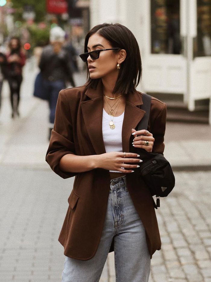 The 20 Summer Handbags Everyone Will Want to Own Brown Blazer Outfit, Casual Chic Fall Outfits, Casual Chic Fall, Pijamas Women, Outfit Blazer, Style Désinvolte Chic, Blazer Outfits For Women, Chic Fall Outfits, Blazer Outfit