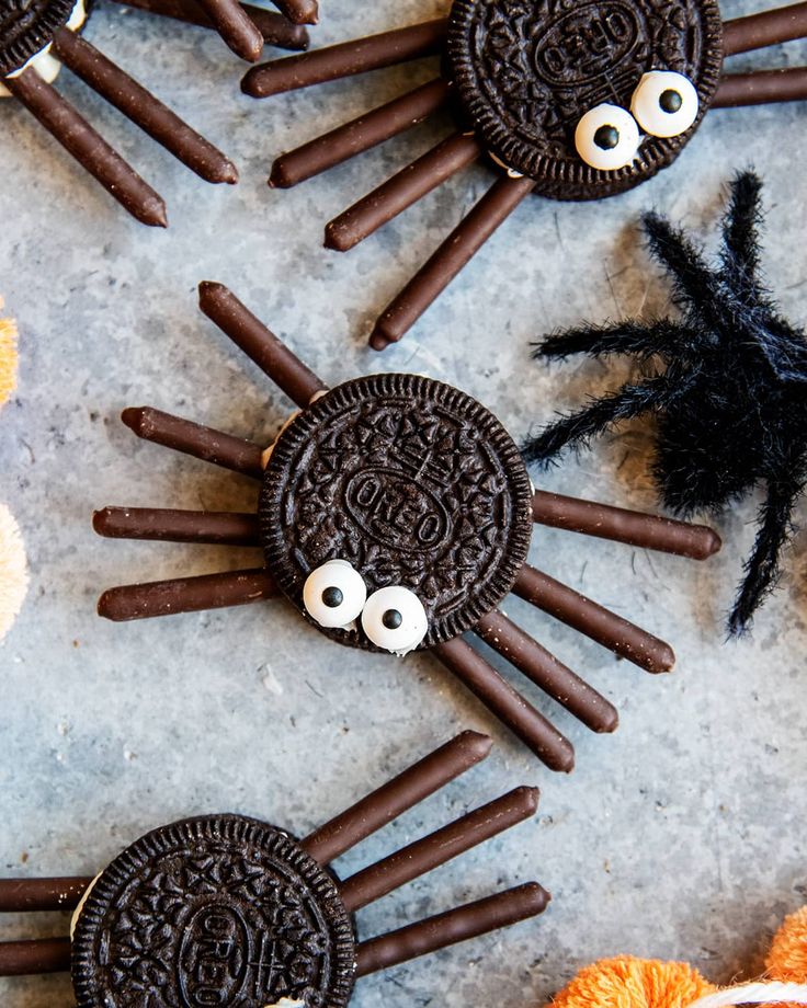 cookies decorated with oreos and googly eyes for halloween