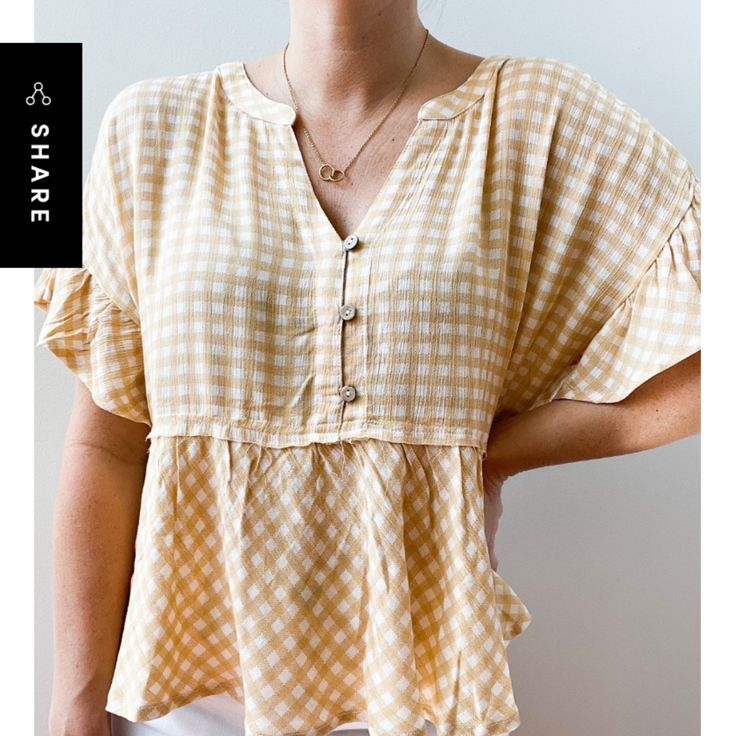 New Without Tags Cute Beige V-neck Top, Cute Cream Relaxed Fit Top, Cute Beige Summer Tops, Cute Tops For Daywear, Cute Cream Tops For Vacation, Cute Cream Tops For Spring, Cute Summer Top For Daywear, Cute Summer Tops For Daywear, Cute Summer Daywear Top