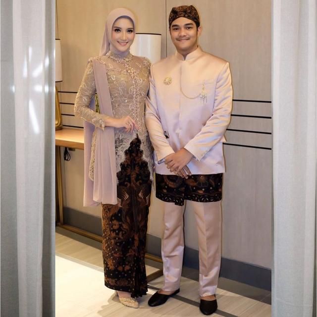 Kebaya Lace, Kebaya Wedding, Kebaya Modern Dress, Dress Maker, Hijab Dress Party, Modern Kebaya, Kebaya Brokat, Dress Pesta, Kebaya Dress