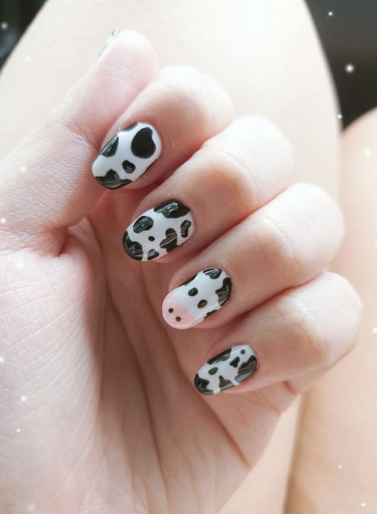 Cute Nail Designs Cow Print, Cow Nails Designs Short, Nails Design Cow Print, First Time Acrylic Nails Ideas Short, Cow Print Nail Ideas Short, Nails Acrylic Animal Print, Diy Cow Nails, Cow Print Nails Diy, Short Acrylic Nails Designs Cow Print