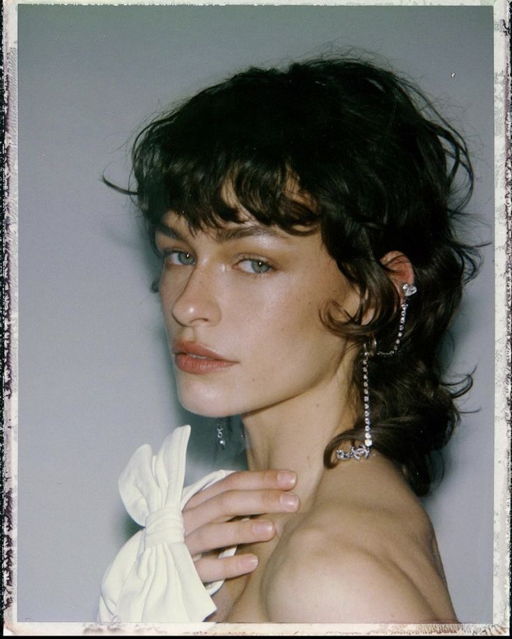 Curly Shag Haircut, Androgynous Hair, Mullet Haircut, Hairstyle Inspo, Penteado Cabelo Curto, Mullet Hairstyle, Hair Reference, Cut My Hair, Hair Photo