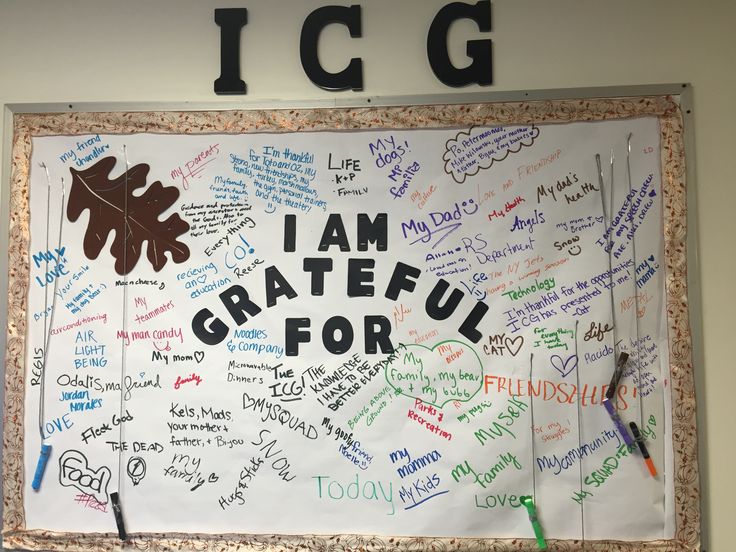 a bulletin board with writing on it that says i am grateful for