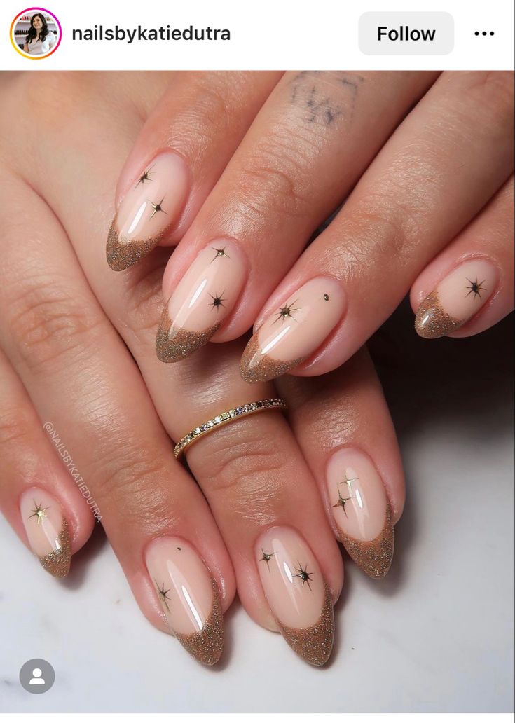 Flash Glittee French ✨ Brown French Tip Nails, Brown French Tip, Short French Tip Nails, Brown French, Glitter French Tips, French Tip Design, Gel Paint, French Tip Nail Designs, Elegant Nail Designs