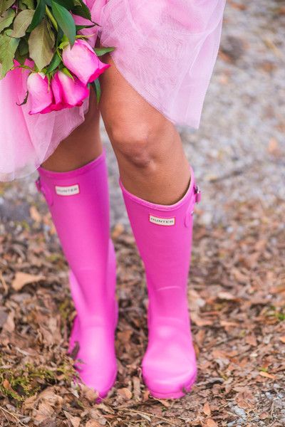 Hunter Inspired Wellies Pink Hunter Boots, Hunter Boots Outfit, Modest Clothing For Women, Wellies Rain Boots, Hunter Wellies, Cute Handbag, Pink Power, Hunter Rain Boots, Pink Girly Things