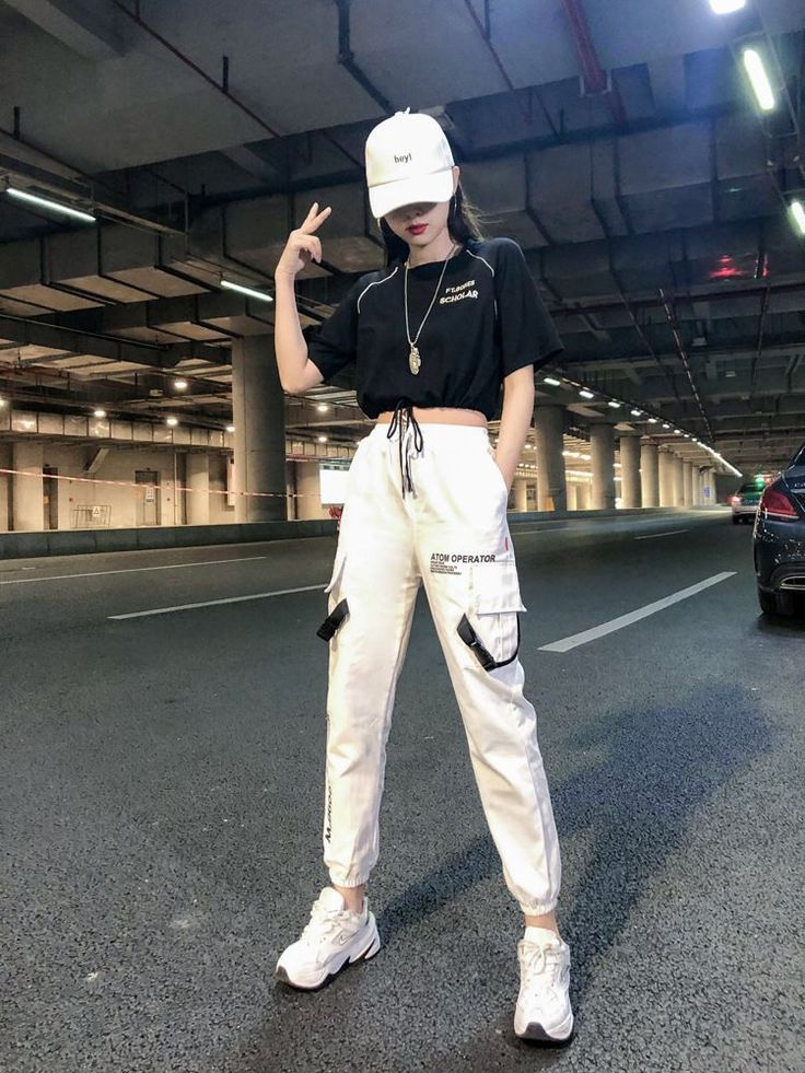 Robynn Set: Elbow-Sleeve Cropped T-Shirt + Cargo Joggers | YesStyle Joggers Women Style, White Joggers Outfit Korean, Joggers Outfit Korean Style, Jogger And Tshirt Outfit, Joggers And T Shirt Outfit, Girls Joggers Outfits, Jogging Pants Outfit Korean, White Jogger Outfit, Tshirt And Pants Outfit