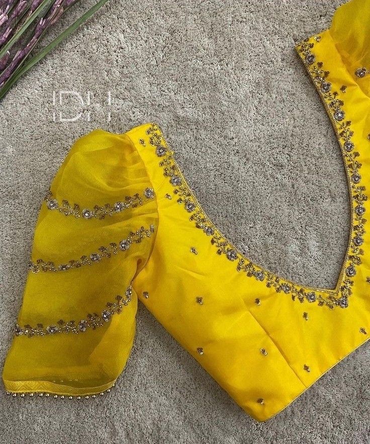 Blouse Designs Latest Works, Maggam Work Front Neck Designs, Wedding Blouse Designs Back Neck, Silk Brocade Blouse Designs, Different Blouse Neck Designs, Yellow Blouse Work Designs, Yellow Work Blouse Designs, Yellow Work Blouse, Yellow Blouse Maggam Work