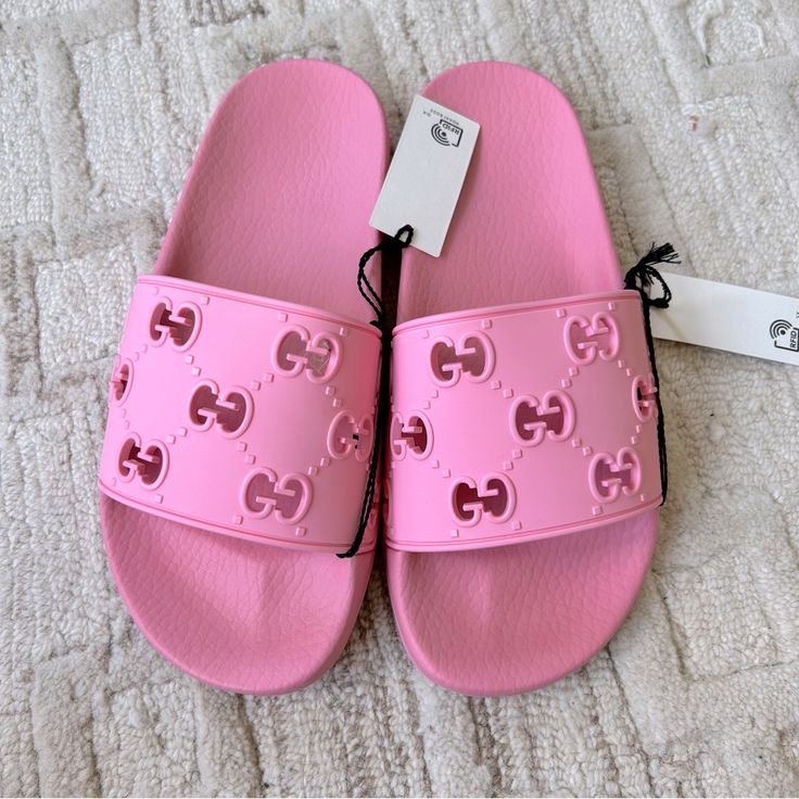 Super Cute! Signature Gg Rubber Front Rubber Sole Rose Pink Made In Italy Gucci Beach Sandals For Spring, Gucci Casual Slides For Spring, Gucci Summer Slides With Round Toe, Trendy Gucci Sandals For Summer, Casual Gucci Slides For The Beach, Gucci Open Toe Slides For Spring, Chic Pink Round Toe Slides, Chic Pink Flat Slides, Gucci Slides For Spring