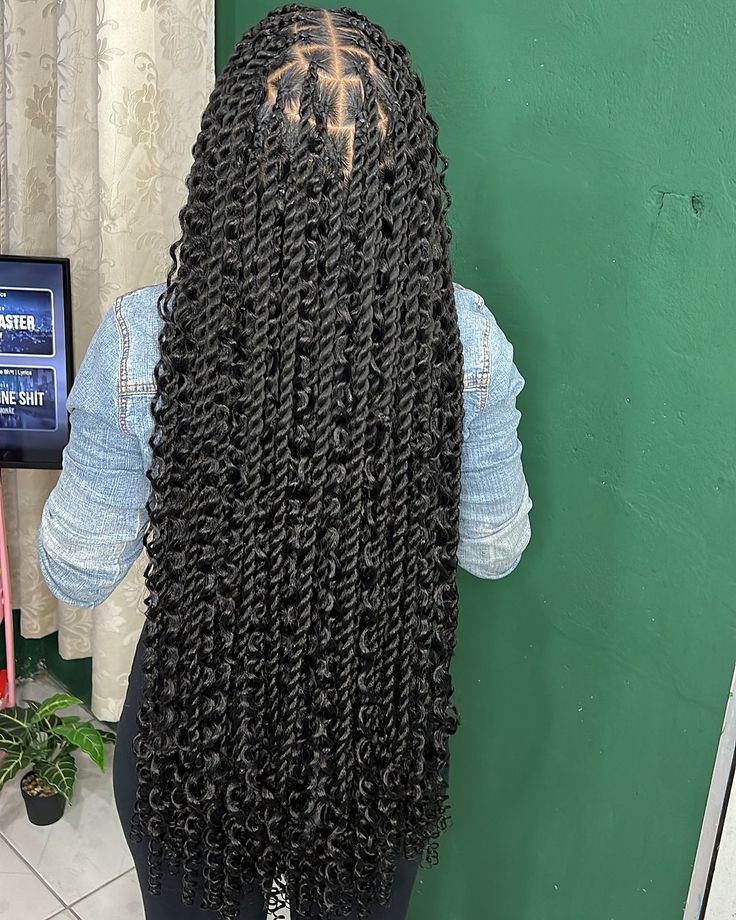 Island Twist With Curls Medium, Braids Hairstyles For Summer, Knotless Senegalese Twist, Boho Senegalese Twist, Island Twist, Braided Hairstyles For Black Women Cornrows, Boho Twists, Feed In Braids Hairstyles, Goddess Braids Hairstyles