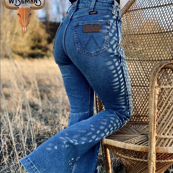 Wrangler Retro Flares. Bought Them Then Had The Dry Cleaners Starch Them. Never Have Had A Chance To Wear Them. New Without Tags. Cute Western Jeans, Wrangler Aesthetic, Western Closet, Wrangler Jeans Women's, Rodeo Mom, Vintage Wrangler Jeans, Western Wear Outfits, Cute Country Outfits, Western Jeans