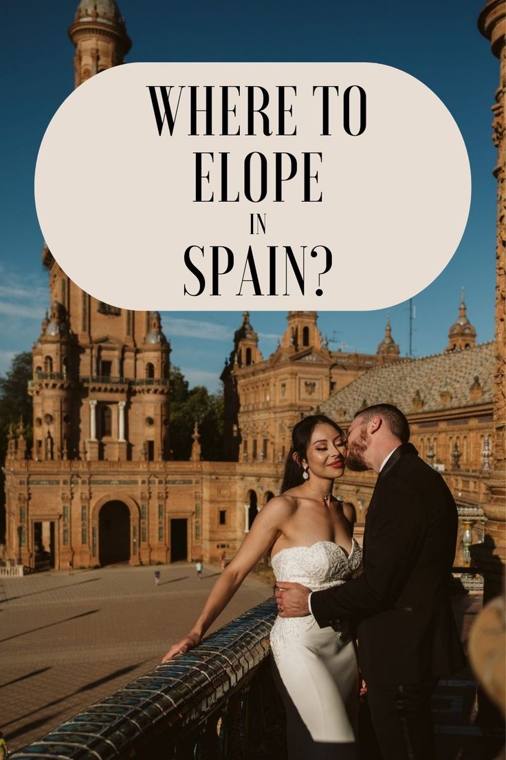 plaza de espana wedding , couple in plaza de espada seville , couple session in plaza de España , bride and groom kissing in Seville Plaza De Espana Seville, Spain Elopement, Seville Wedding, Best Place To Elope, Wedding In Spain, Spain Wedding, Places In Spain, Spain Spanish, Where To Elope