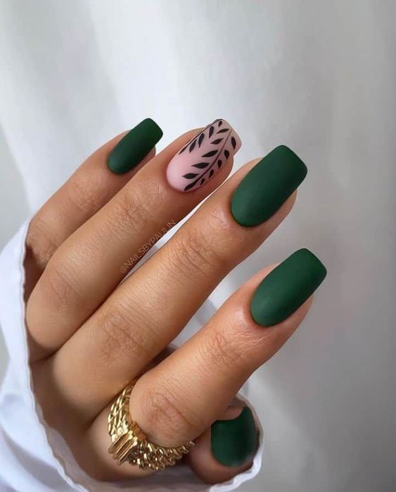 Matte Green Nails, Nails Guide, Matte Nail Colors, Matted Nails, Emerald Nails, Green Acrylic Nails, Dark Green Nails, Green Nail Art, Fall Nail Trends