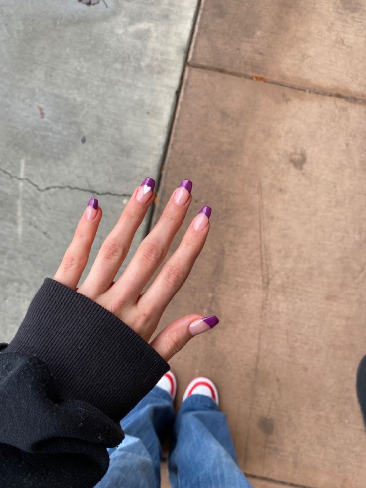 Purple Blue French Tip Nails, Plum Nails French Tip, French Tip Dark Purple, Dark Purple French Tip Nails Acrylic, Dark Purple Nails French Tip, Plum French Tip Nails, Dark Purple French Nails, Dark Purple French Tips, Violet French Nails