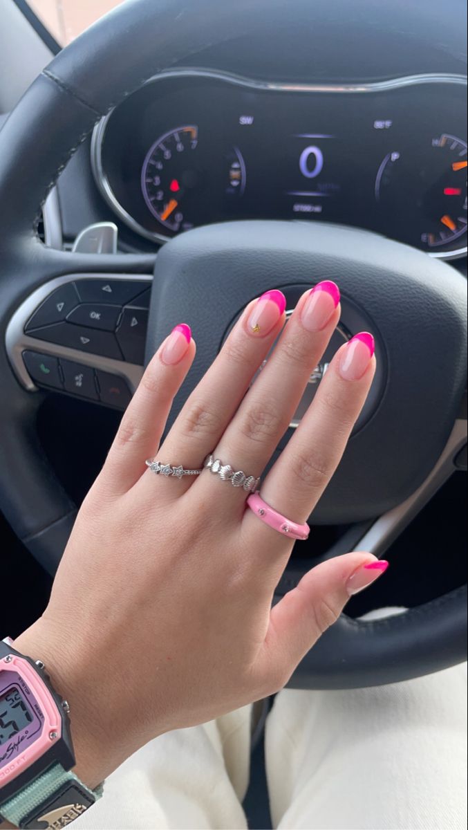 Hot Pink Nails With Gold, Prom Nails For Pink Dress, Hot Pink And Gold Nails, French Nails Gold, Hot Pink French Nails, Hot Pink French Tip Nails, Hot Pink French Tips, Hot Pink French Tip, Summa Nails