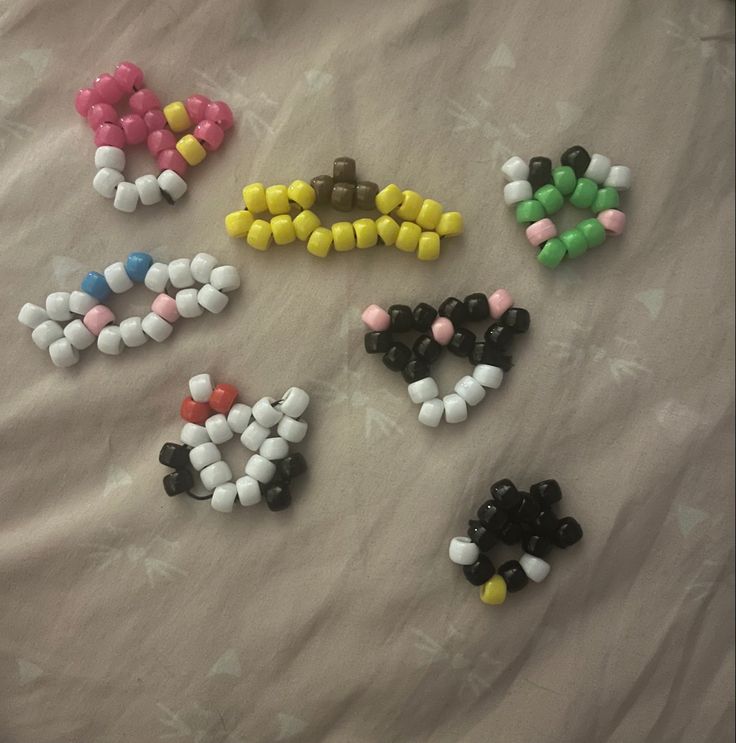 Sanrio Kandi, Kandi Charms, Bead Pets, Kandi Beads, Kandi Cuff Patterns, Kandi Inspo, Diy Kandi Bracelets, Diy Kandi, Kandi Kid