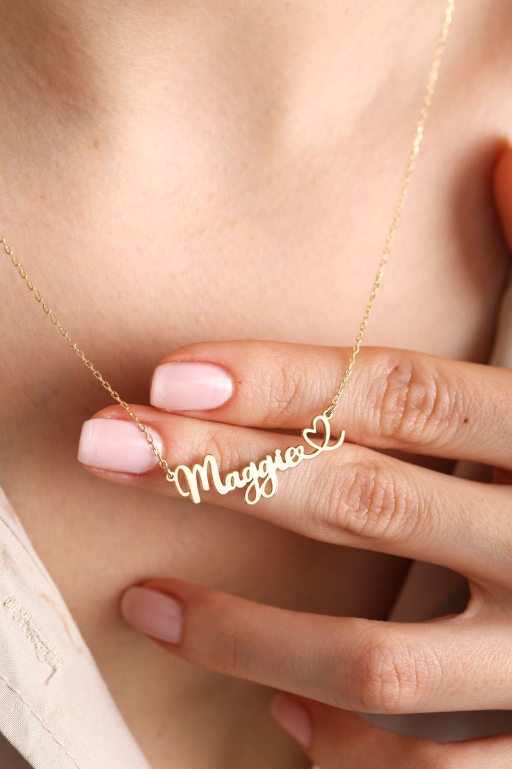 Gold Chain With Name Locket, Pendant With Names, Name Nackles Design, Mangalsutra Name Designs Gold, Gold Necklace Name Design, Name Heart Pendant Necklace As A Gift, Rose Gold Heart Pendant Name Necklace As Gift, Personalized Yellow Gold Name Necklace As Gift For Her, Personalized Yellow Gold Necklaces For Anniversary