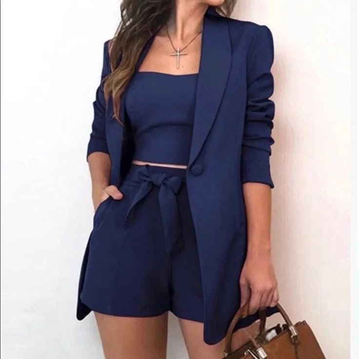 3 Piece Navy Blue Blazer Shorts Set Comes With Blazer, Crop Top, Shorts And Belt The Crop Top Has Elastic So It Stretches To Fit Your Bust. The Shorts Have A Button And Zipper Polyester Size Is 16-18 Inside Of Outfit States It’s A Size 2xx But This Runs Small So I Am Listing It As Actual Size, 16-18 3 Piece Suit Women, Blazer E Short, Celana Fashion, Pant Suits For Women, Office Outfits Women, Vest Blazer, Pantsuits For Women, Blazer Set, High Waist Shorts